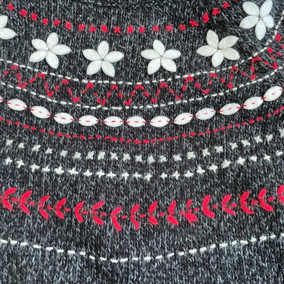 CHARTER CLUB Fair Isle Scandinavian felt appliqué Turtleneck sweater Sz PM - Picture 3 of 9